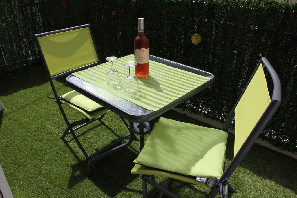 Studio De Charme Avec Sa Terrasse En Plein Coeur De Ville Л'Иль-сюр-ла-Сорг Экстерьер фото